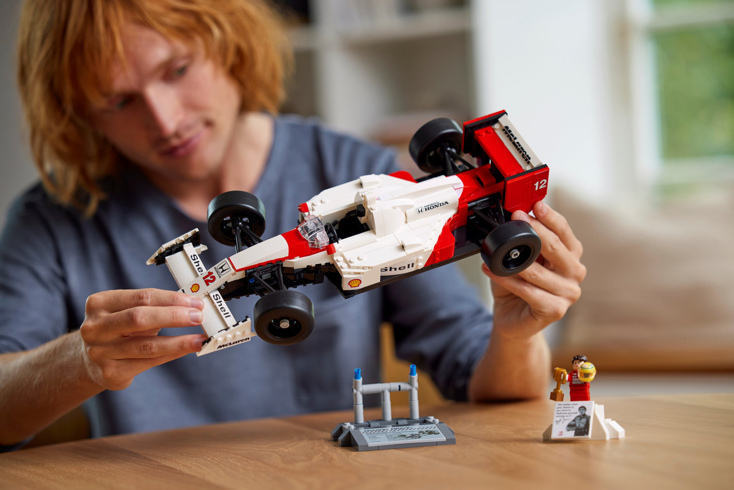 LEGO Icons | McLaren MP4/4 & Ayrton Senna (10330)