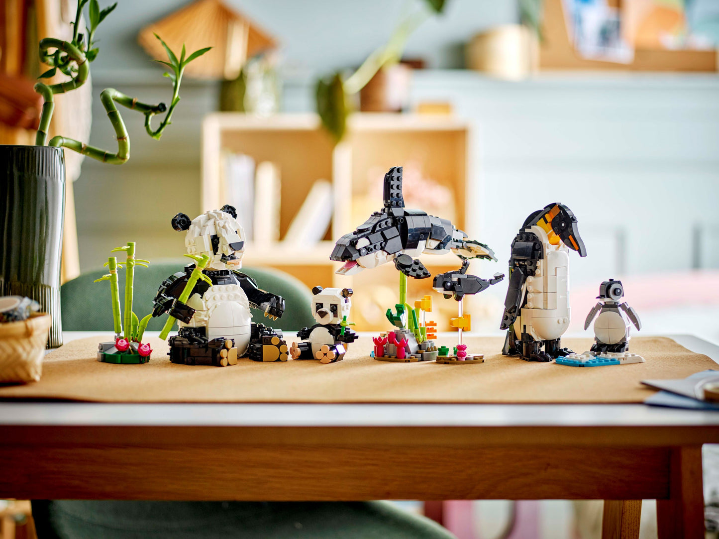LEGO Wild Animals Panda Family 31165 Creator 3in1