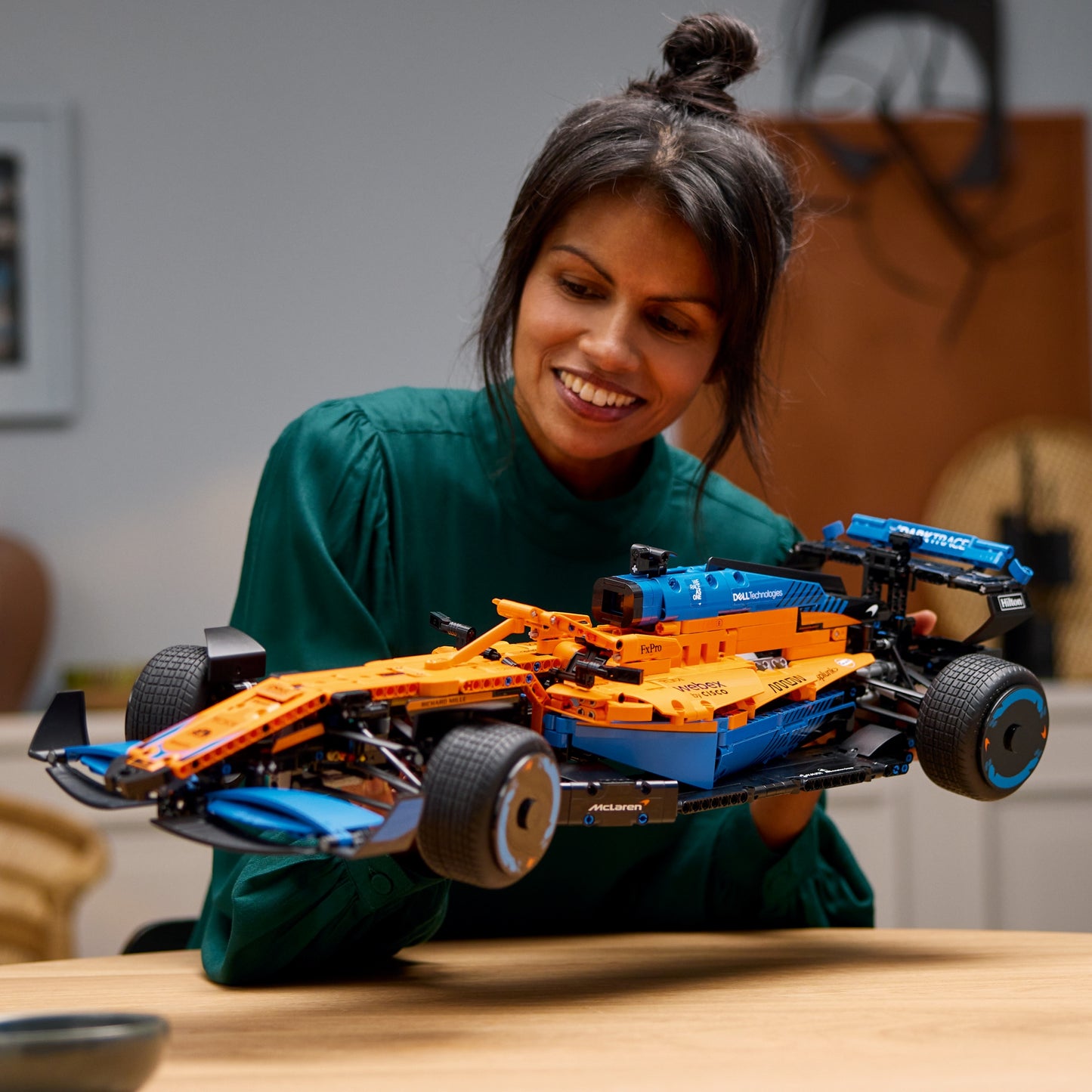 LEGO TECHNIC: McLaren Formula 1 Race Car (42141)