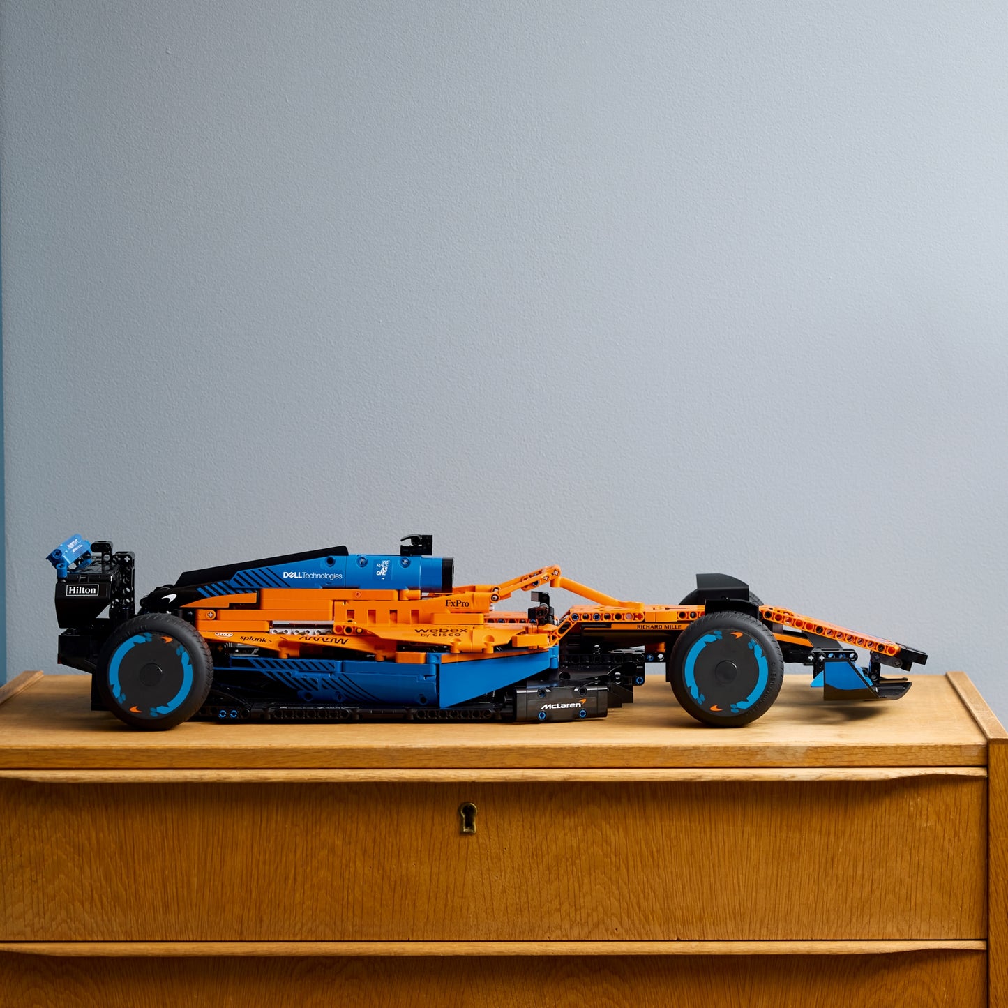 LEGO TECHNIC: McLaren Formula 1 Race Car (42141)