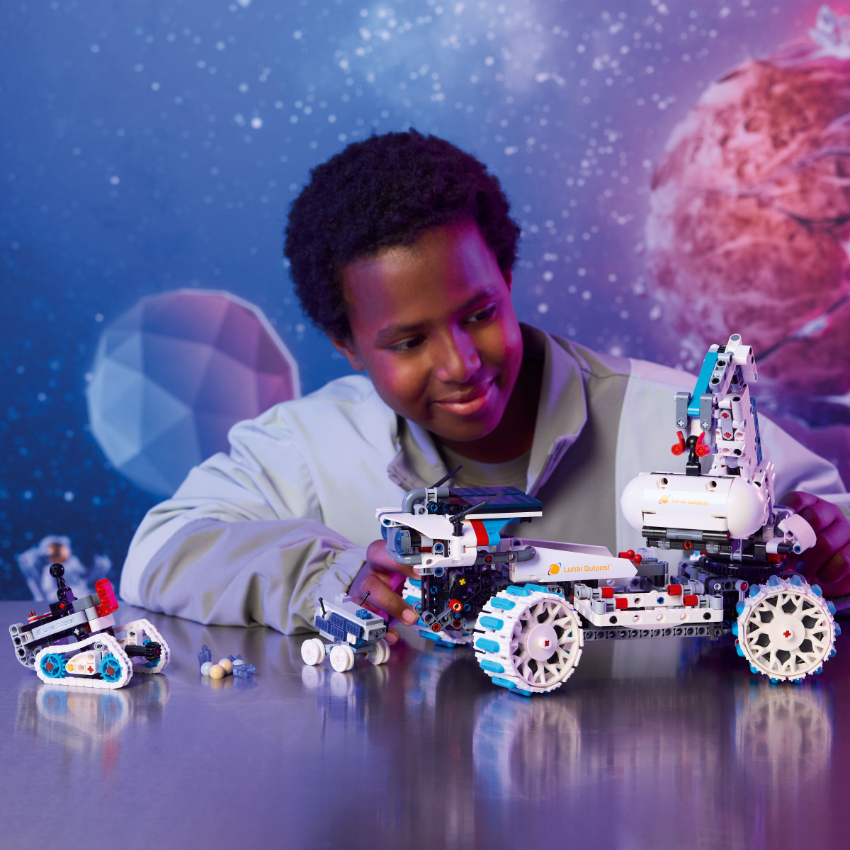 LEGO Technic: Lunar Outpost™ Moon Rover Space Vehicle (42211)
