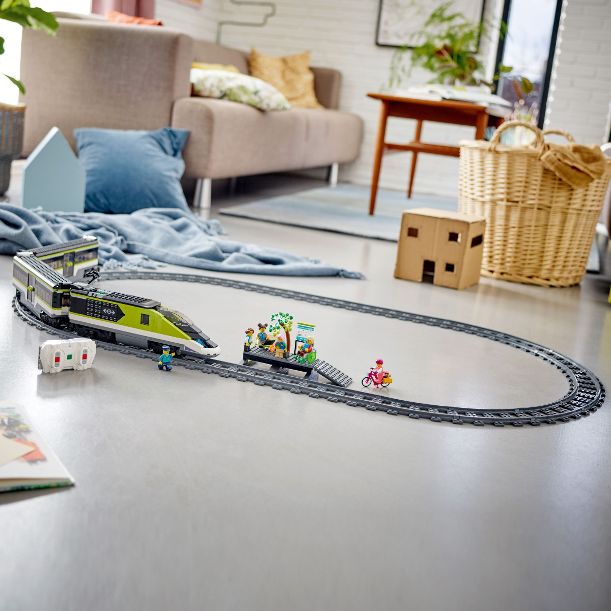 LEGO City: Express Passenger Train (60337)