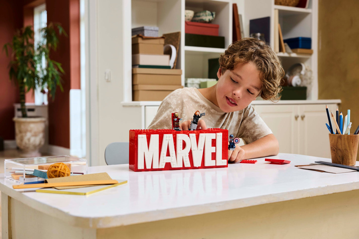 LEGO Logo & Minifigures 76313 Marvel