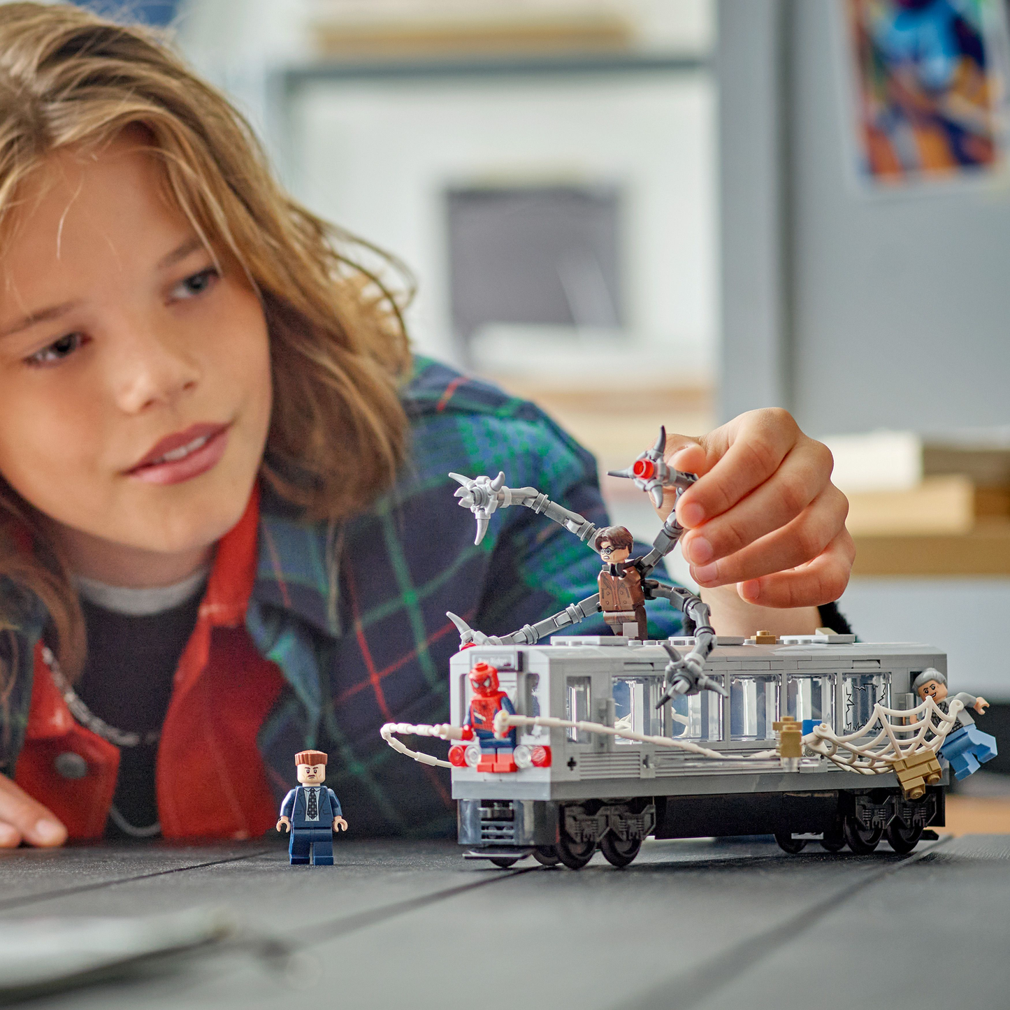 LEGO ǀ Marvel Spider-Man vs. Doc Ock Subway Train Scene (76321)