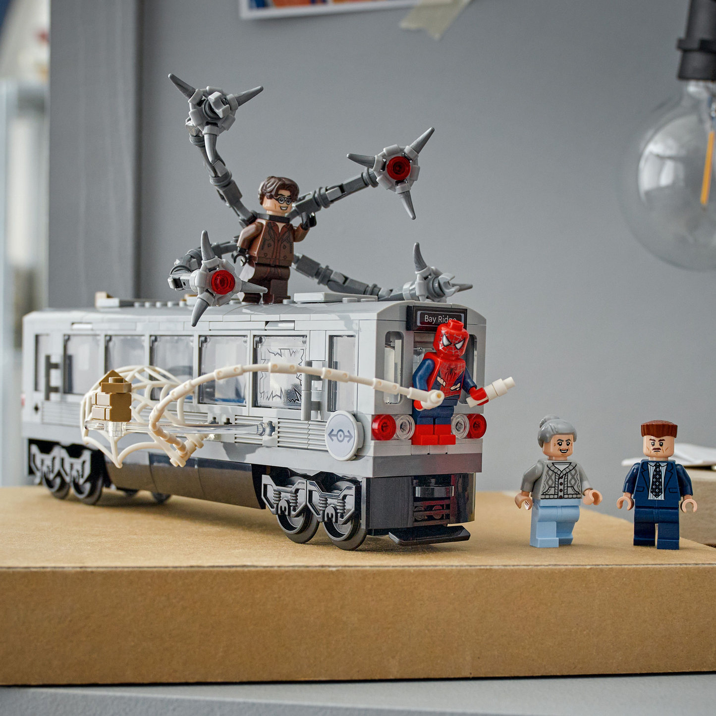 LEGO ǀ Marvel Spider-Man vs. Doc Ock Subway Train Scene (76321)