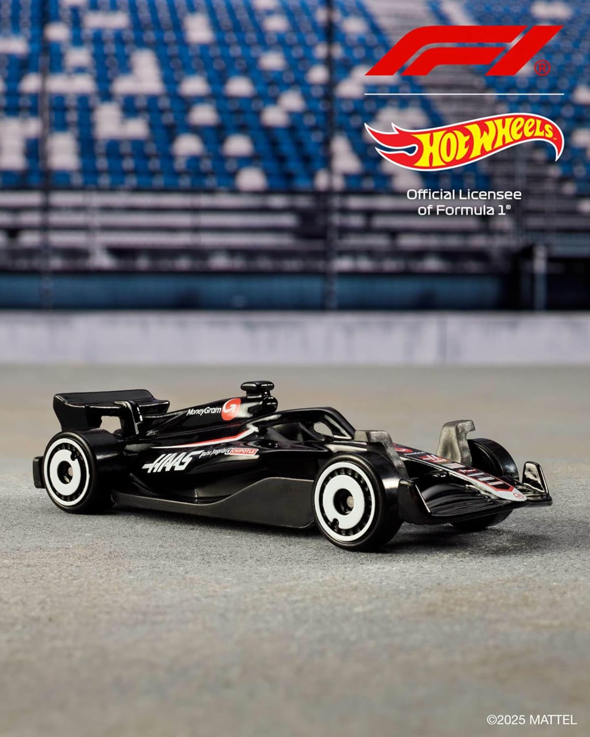 Hot Wheels Toy Cars Formula 1 5-Pack, Set of 5 1:64 Scale Die-Cast Vehicles Featuring F1 Racing Team Decos, Collectible Race Cars, JGF58
