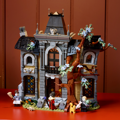 PRE-ORDER - LEGO Icons: Mayor Manor (11383)