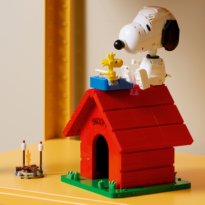 LEGO IDEAS: Peanuts: Snoopy's Doghouse (21368)