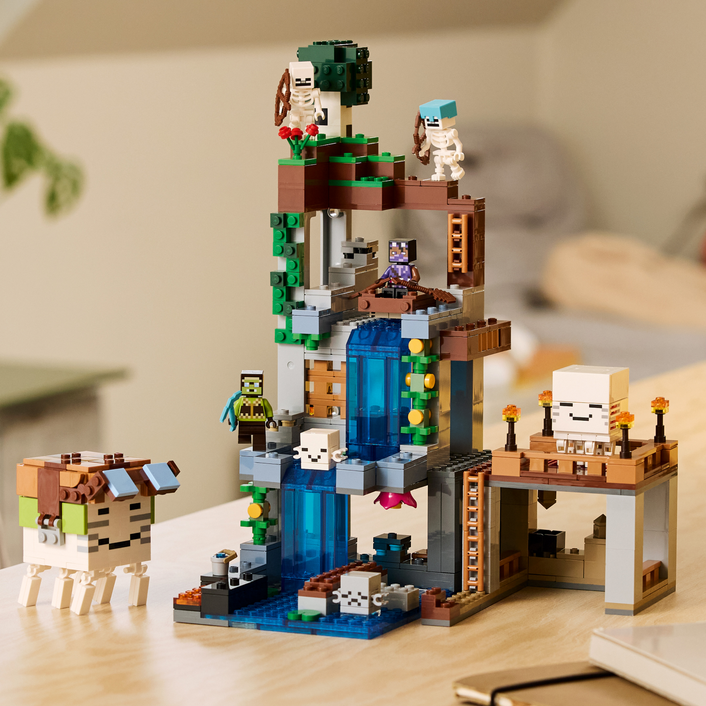 LEGO Minecraft: Ghast Station (21597)