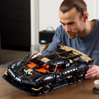 PRE-ORDER - LEGO Technic: Koenigsegg Sadair's Spear Megacar (42232)