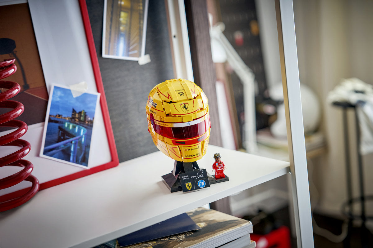 LEGO Editions | Scuderia Ferrari HP Lewis Hamilton Helmet (43022)
