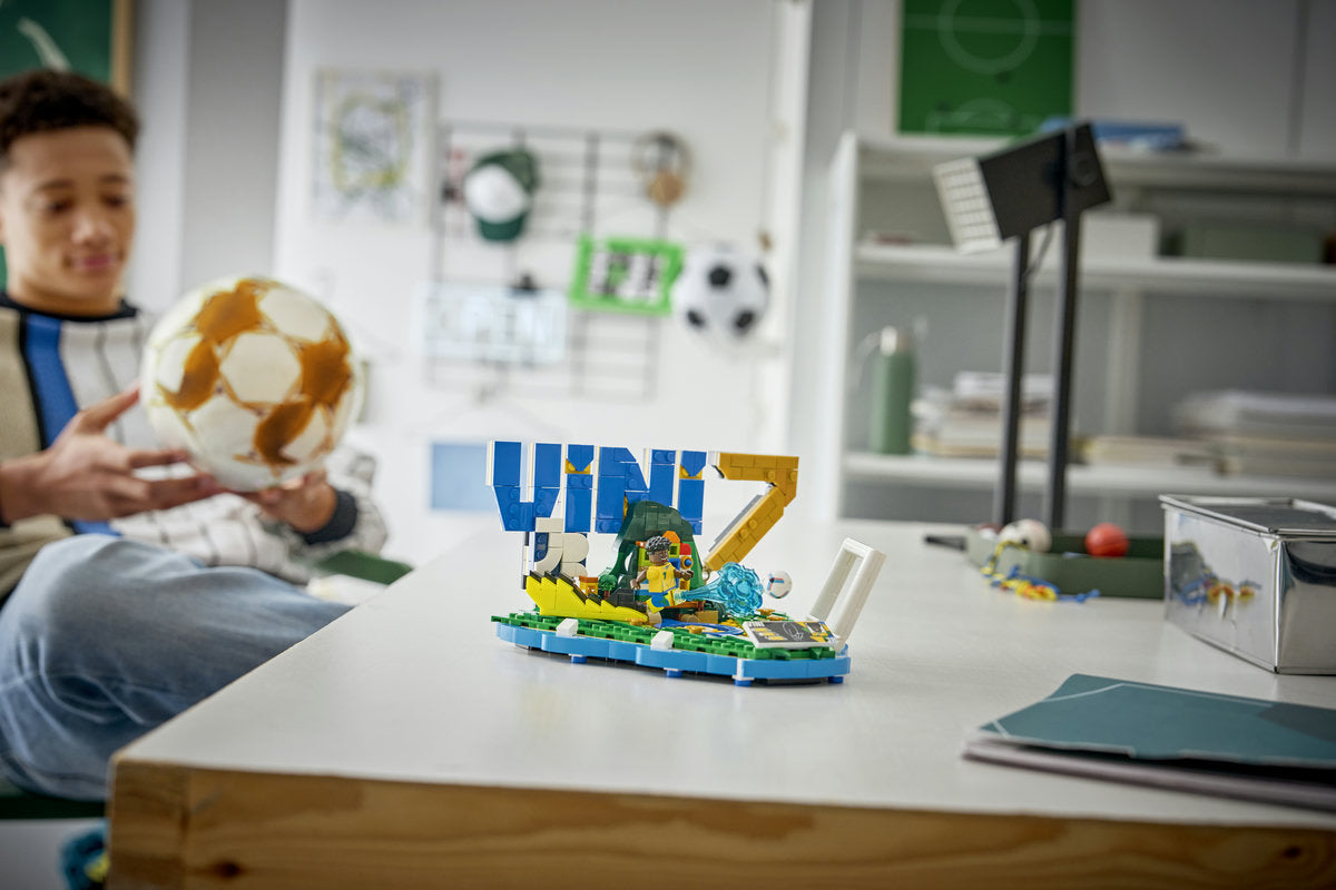 LEGO Editions Vini Jr. – Football Highlights Set (43027)