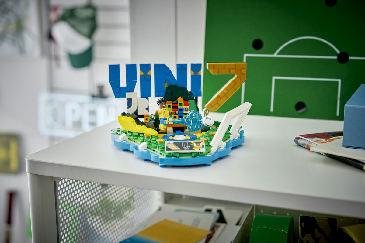 LEGO Editions Vini Jr. – Football Highlights Set (43027)