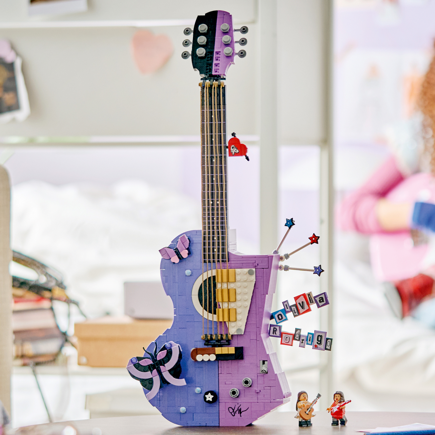 PRE-ORDER - LEGO Olivia Rodrigo: Olivia Rodrigo's Dual Guitar (43031)
