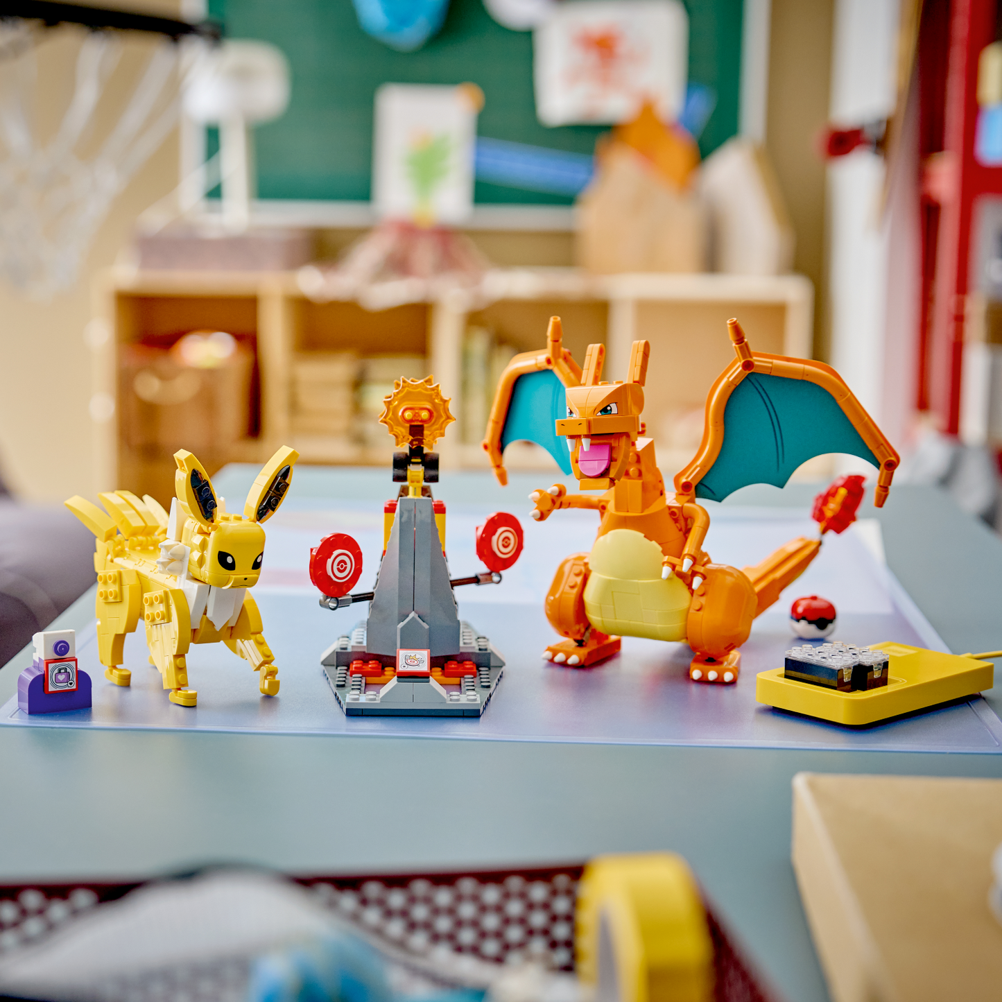 LEGO Pokemon: SMART Play™: Charizard vs. Jolteon Ultimate Battle (72167)