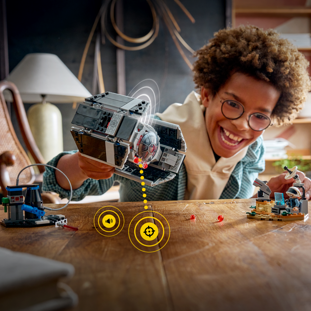 LEGO Star Wars: SMART Play™: Darth Vader's TIE Fighter™ (75421)