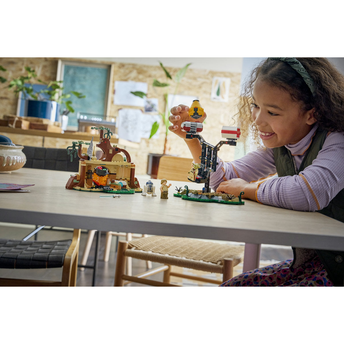 LEGO Star Wars SMART Play™: Yoda's Hut and Jedi Training (75422)