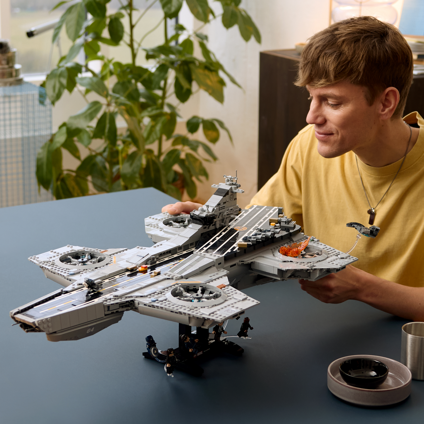 LEGO Marvel: S.H.I.E.L.D. Helicarrier (76354)