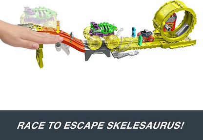 Hot Wheels Monster Trucks: Charge & Chase Challenge Track Set (HXT05)