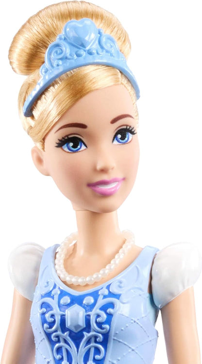 Mattel Disney Princess Toys, Cinderella Fashion Doll with 2 Looks (JCR95)