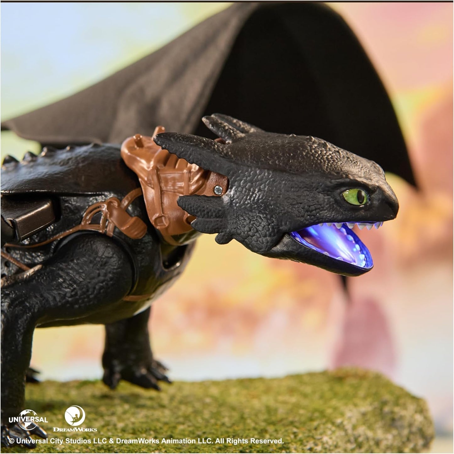 Dreamworks Dragons, How to Train Your Dragon, Ultimate Plasma Blast Toothless, 15” Wings with Lights & Sounds Action Figure